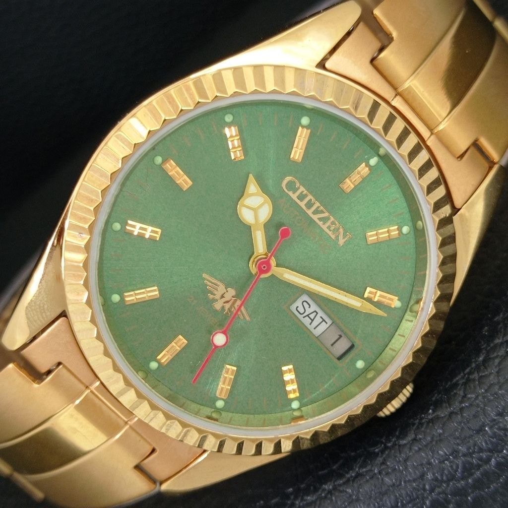 Vintage 1973 Citizen Automatic Mens Gold Watch WDaydate  Green Accents